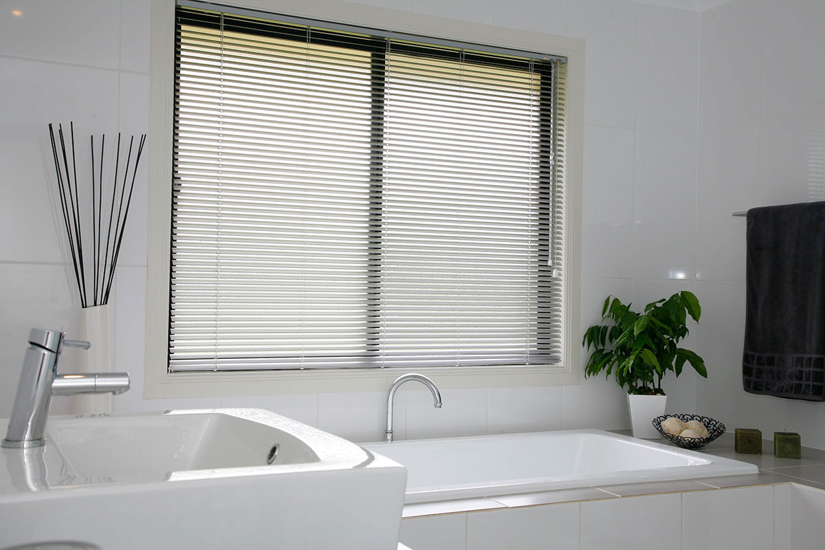 Solomon Flooring - Venetian Blinds