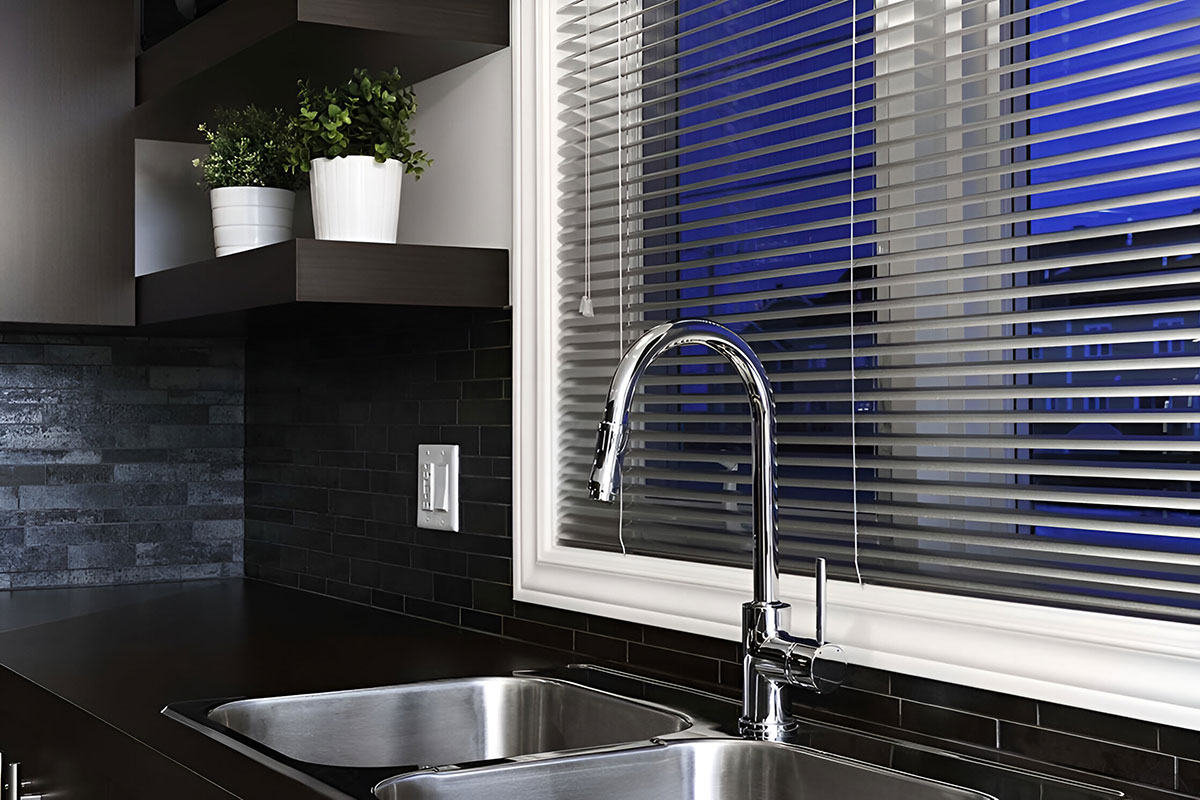 Solomon Flooring - Venetian Blinds